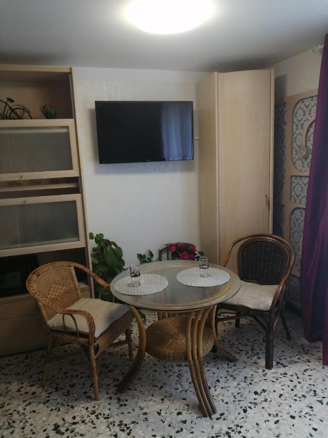 Magnifique Studio Non Fumeur Pres De La Gare Béziers Esterno foto
